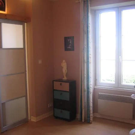 Couette-café Au Fief Des Amis Du Mont Roz-sur-Couesnon
